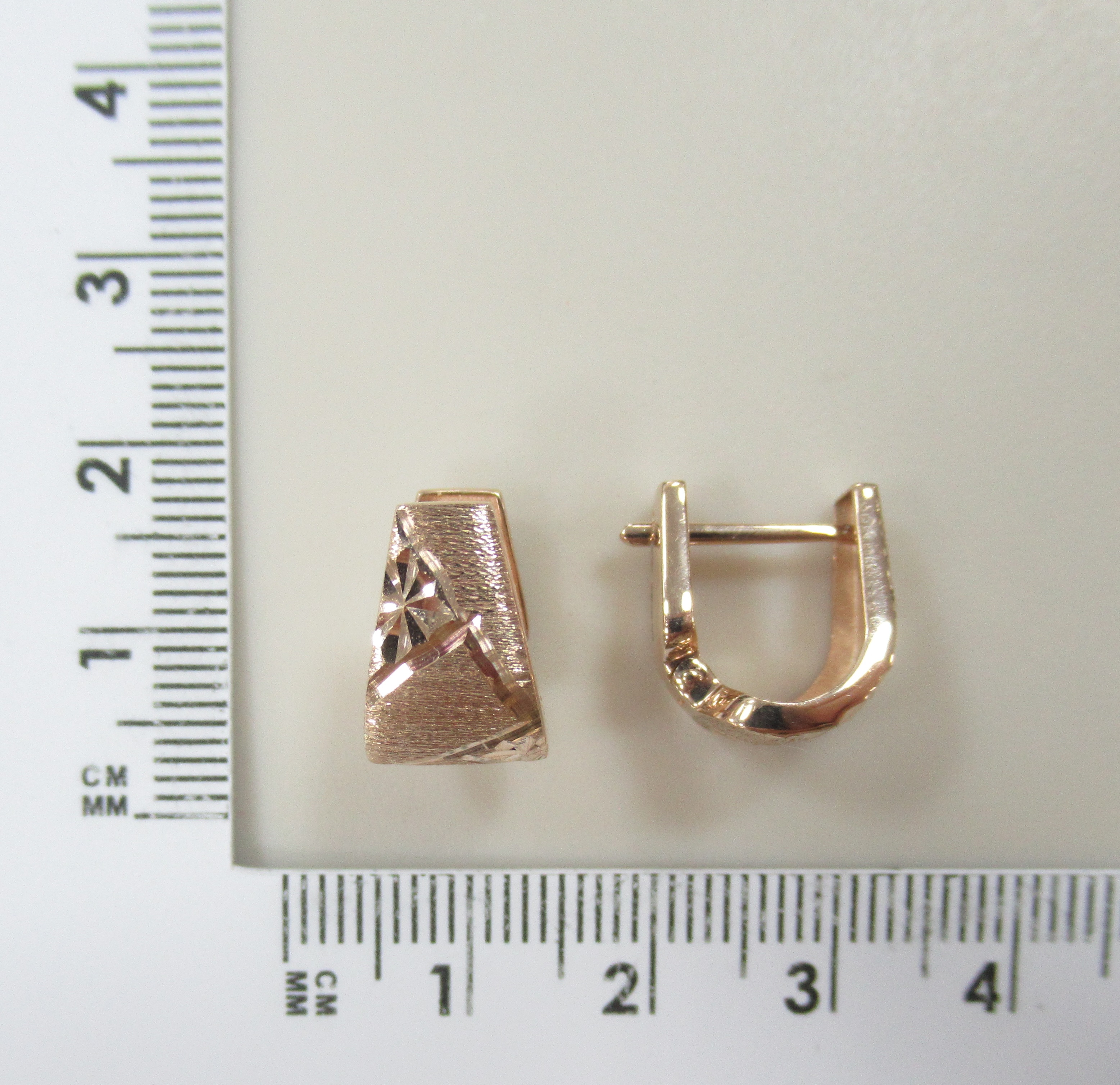 10519-000639 Серьги (Au 585)